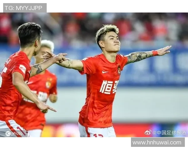 广州足球队以82分稳居精英赛积分榜首位展现强大实力