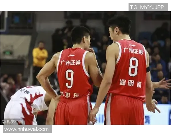 成都篮球队以62分领跑世界杯积分榜展现强劲实力